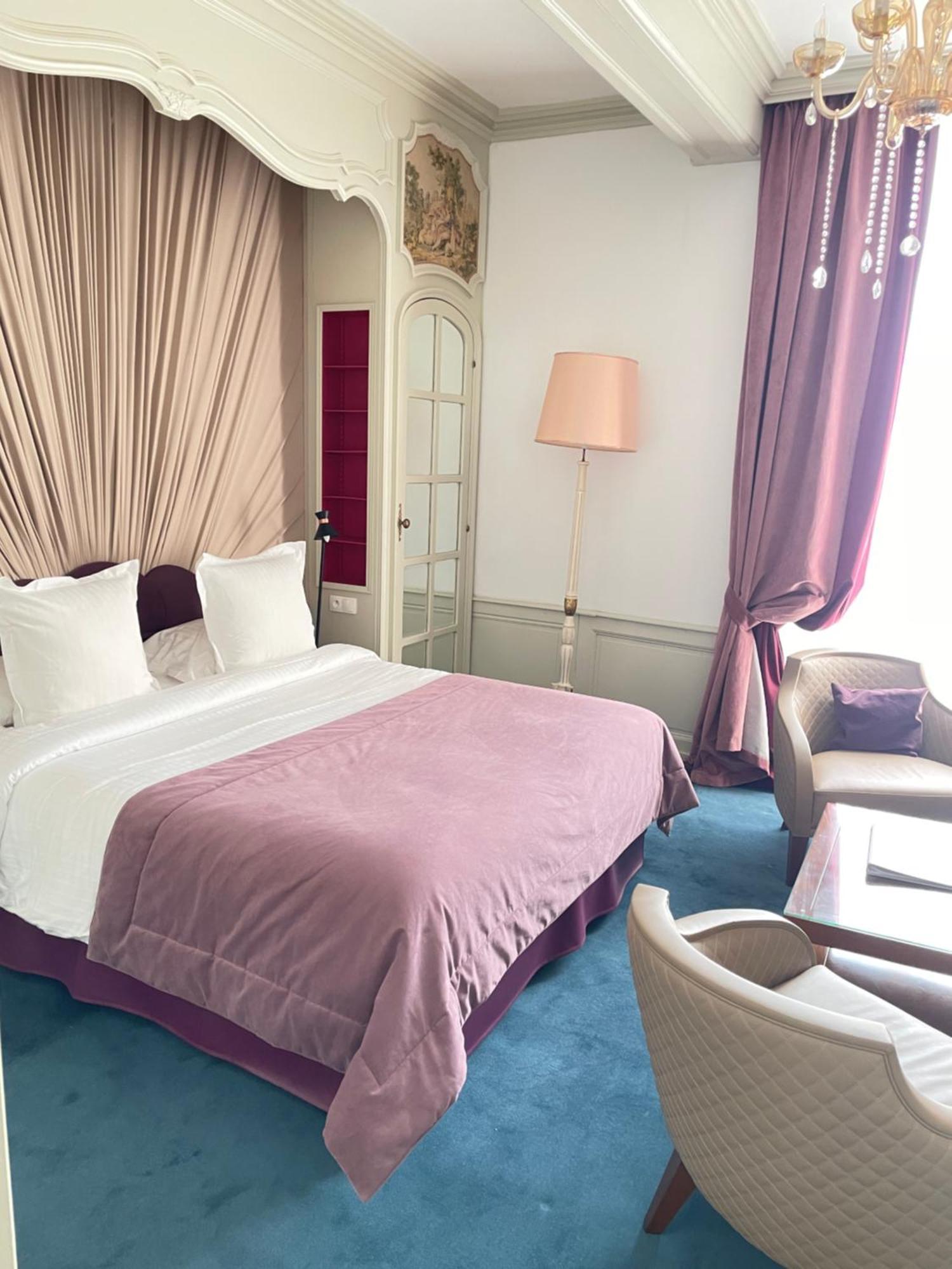 Hotel Victor Hugo Pontorson Zewnętrze zdjęcie