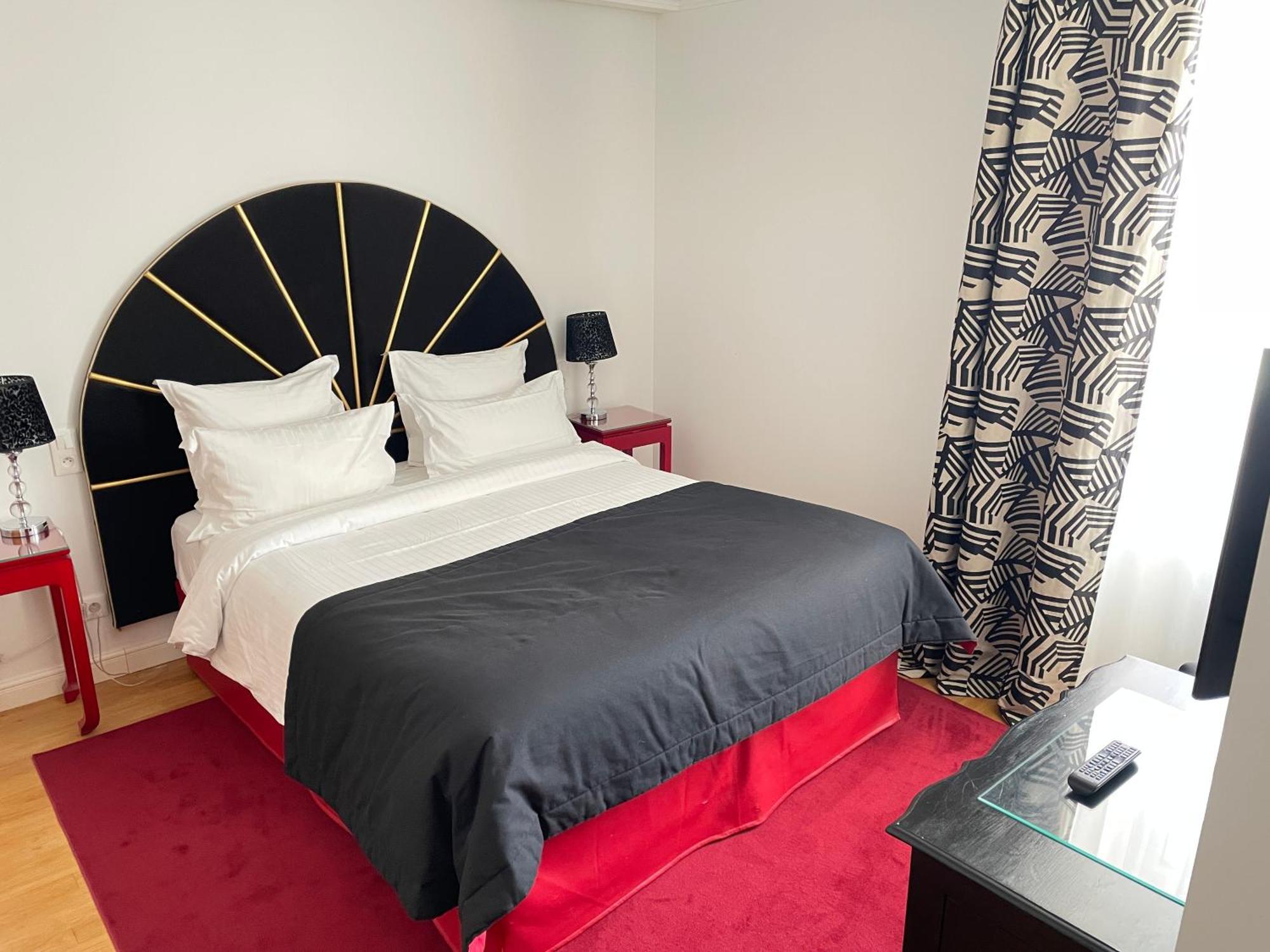 Hotel Victor Hugo Pontorson Zewnętrze zdjęcie