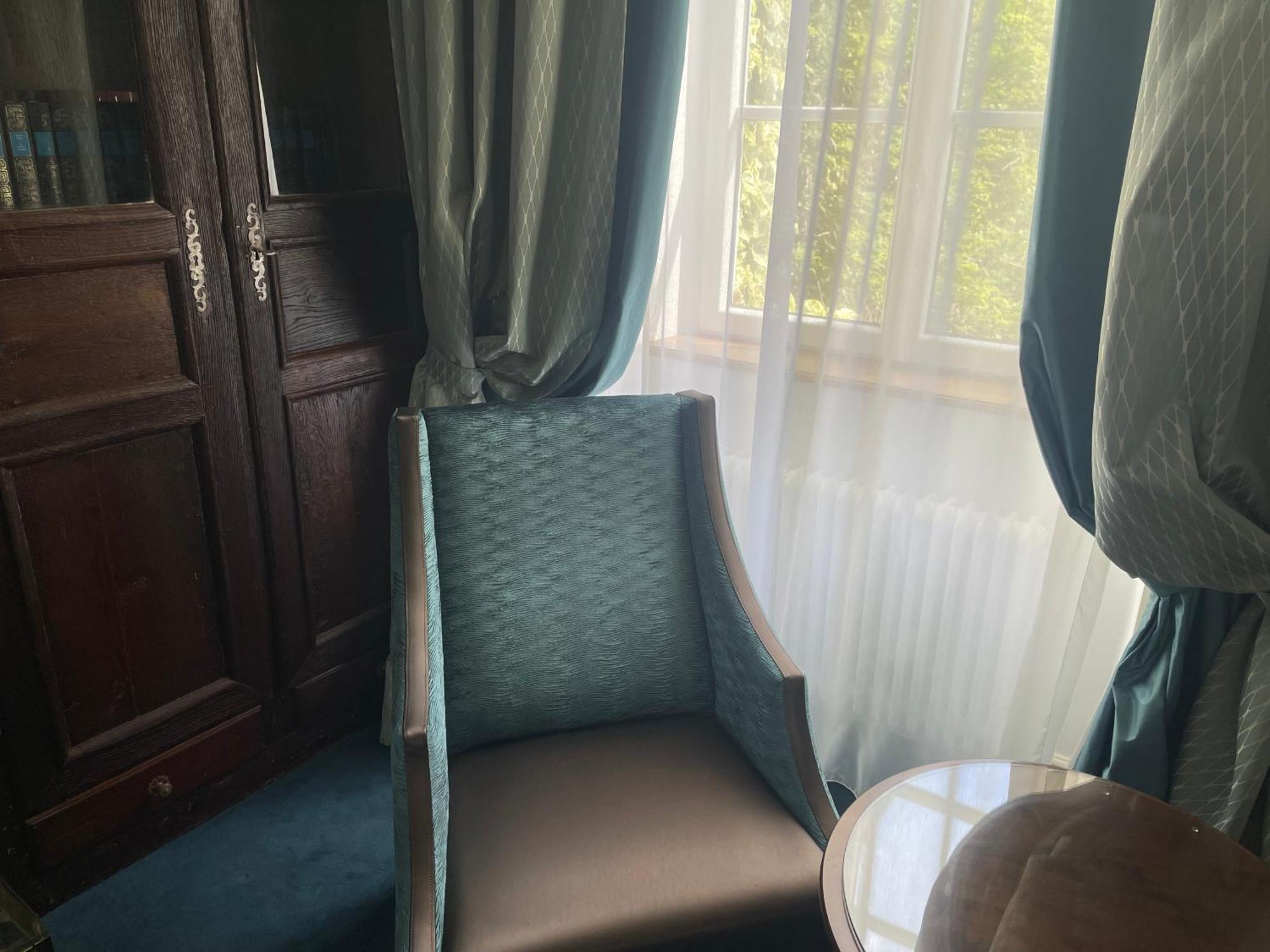 Hotel Victor Hugo Pontorson Zewnętrze zdjęcie