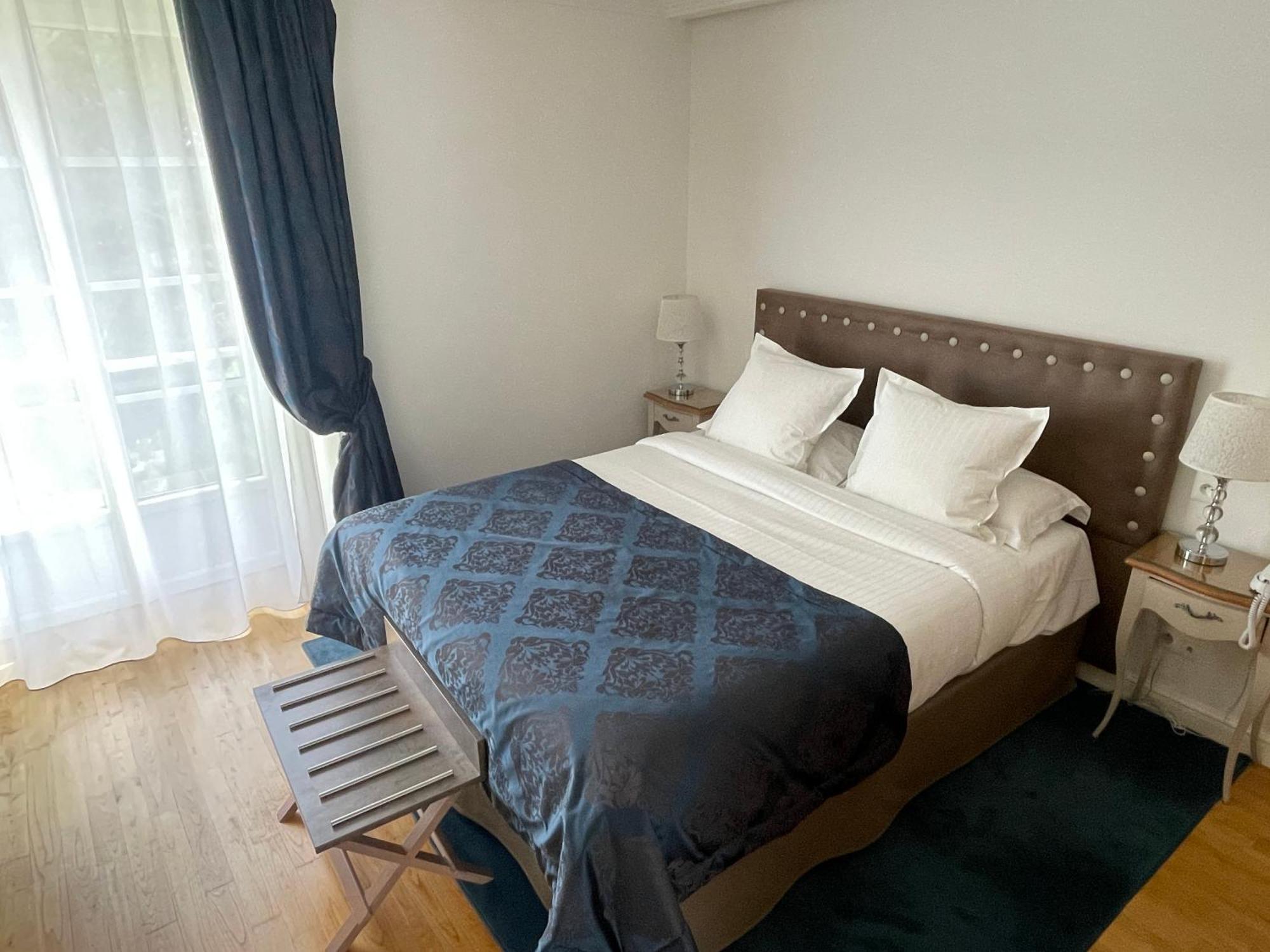 Hotel Victor Hugo Pontorson Zewnętrze zdjęcie